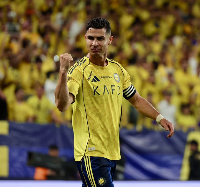 Cristiano Ronaldo hé lộ thông tin gây sốc về việc giải nghệ Cristiano Ronaldo hé lộ thông tin gây sốc về việc giải nghệ