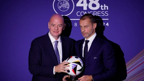 Cuộc chiến FIFA - UEFA có khiến bóng đá suy tàn, hay chúng ta đang nhìn nhầm kẻ địch? Cuộc chiến FIFA - UEFA có khiến bóng đá suy tàn, hay chúng ta đang nhìn nhầm kẻ địch?