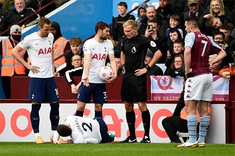 Cựu trọng tài Premier League tiết lộ thói quen 'khó chịu' của Harry Kane Cựu trọng tài Premier League tiết lộ thói quen 'khó chịu' của Harry Kane