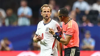 Cựu trọng tài Premier League tiết lộ thói quen 'khó chịu' của Harry Kane