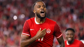 Cyle Larin, người hùng đưa Canada giành điểm số lịch sử tại World Cup 2026, là ai?
