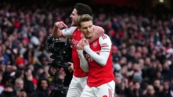 Declan Rice và Martin Odegaard trở mặt thành thù