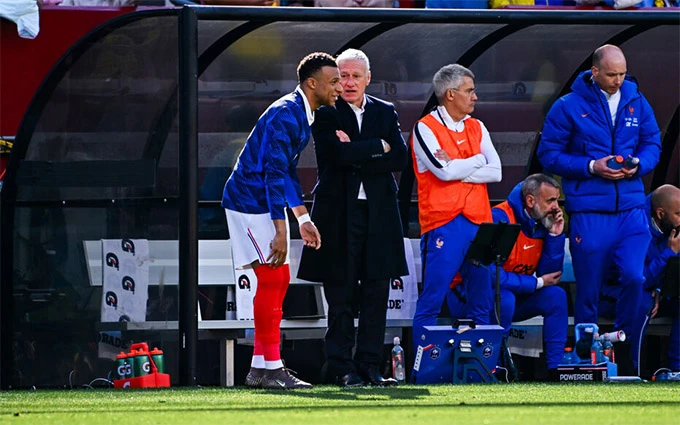 Deschamps sau thất bại trước Bờ Biển Ngà: ‘Đây là lời cảnh tỉnh mà chúng ta cần’ Deschamps sau thất bại trước Bờ Biển Ngà: ‘Đây là lời cảnh tỉnh mà chúng ta cần’
