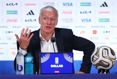 Deschamps từ chối yêu cầu đặc biệt của học trò trước trận chia tay Deschamps từ chối yêu cầu đặc biệt của học trò trước trận chia tay