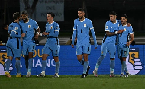 Diego Forlan tiếp quản 'ghế nóng' ĐT Uruguay Diego Forlan tiếp quản 'ghế nóng' ĐT Uruguay