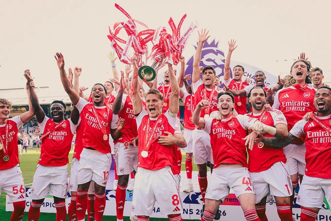 Điểm tin bóng đá sáng 25/5: Arsenal nâng cúp vô địch, Serie A chốt đội dự cúp châu Âu Điểm tin bóng đá sáng 25/5: Arsenal nâng cúp vô địch, Serie A chốt đội dự cúp châu Âu