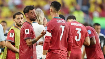 Điểm tin sáng 7/7: Bruno Fernandes bị 'mắng' vì không hỗ trợ Cristiano Ronaldo