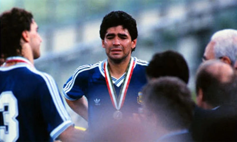 Đoạn kết buồn của 'Cậu Bé Vàng' Maradona Đoạn kết buồn của 'Cậu Bé Vàng' Maradona