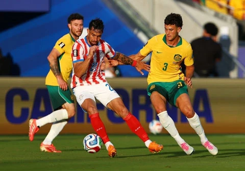 ĐT Australia và Paraguay cùng cười sau trận cầu... tẻ nhạt ĐT Australia và Paraguay cùng cười sau trận cầu... tẻ nhạt