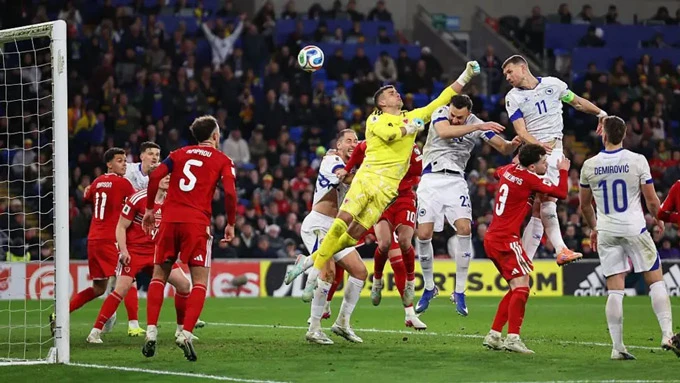 Edin Dzeko và vũ điệu cuối cùng mở ra giấc mơ mới cho Bosnia Edin Dzeko và vũ điệu cuối cùng mở ra giấc mơ mới cho Bosnia