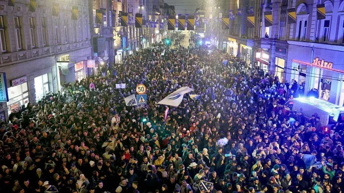 Edin Dzeko và vũ điệu cuối cùng mở ra giấc mơ mới cho Bosnia Edin Dzeko và vũ điệu cuối cùng mở ra giấc mơ mới cho Bosnia