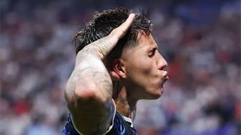 Enzo Fernandez bị chỉ trích vì 'cà khịa' ĐT Anh sau chiến thắng của Argentina Enzo Fernandez bị chỉ trích vì 'cà khịa' ĐT Anh sau chiến thắng của Argentina