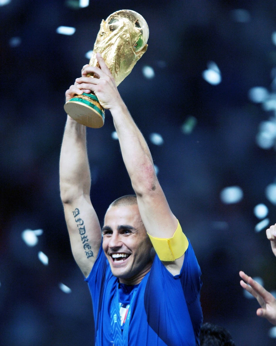 Fabio Cannavaro, người Napoli khiến nước Ý phải cúi đầu Fabio Cannavaro, người Napoli khiến nước Ý phải cúi đầu