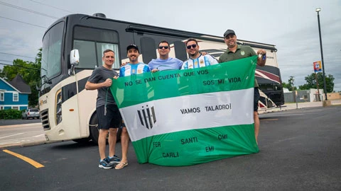 Fan cuồng chia sẻ bức ảnh trong mơ với vợ Messi Fan cuồng chia sẻ bức ảnh trong mơ với vợ Messi