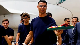 Fan cuồng Cristiano Ronaldo làm điều điên rồ