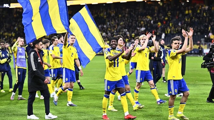 FIFA phạt Thụy Điển sau khi CĐV la ó quốc ca của ĐTQG Ba Lan FIFA phạt Thụy Điển sau khi CĐV la ó quốc ca của ĐTQG Ba Lan