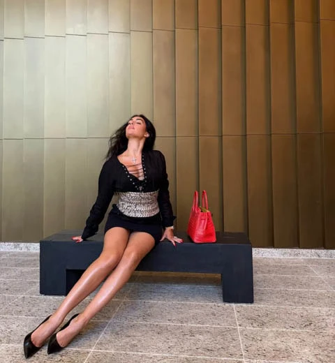Georgina Rodriguez diện váy cúp ngực gợi cảm Georgina Rodriguez diện váy cúp ngực gợi cảm