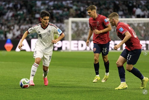 Gilberto Mora: Thần đồng 17 tuổi khiến Mexico phát cuồng tại World Cup 2026 Gilberto Mora: Thần đồng 17 tuổi khiến Mexico phát cuồng tại World Cup 2026