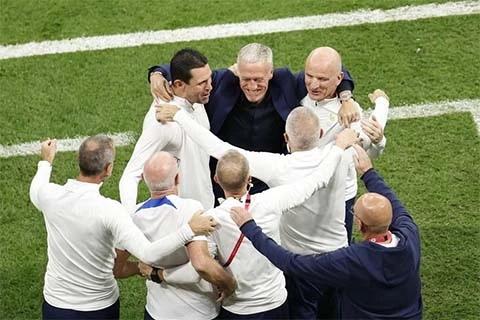 Hãy gọi Didier Deschamps là Quý ngài World Cup! Hãy gọi Didier Deschamps là Quý ngài World Cup!