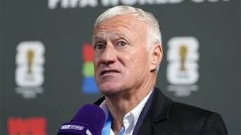 HLV Deschamps nói gì khi tổ trọng tài ở trận Pháp vs Morocco là người... Argentina?