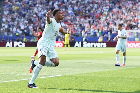 HLV Mohamed Ouahbi hé lộ lý do Morocco để Mbappe chọc thủng lưới dễ dàng HLV Mohamed Ouahbi hé lộ lý do Morocco để Mbappe chọc thủng lưới dễ dàng