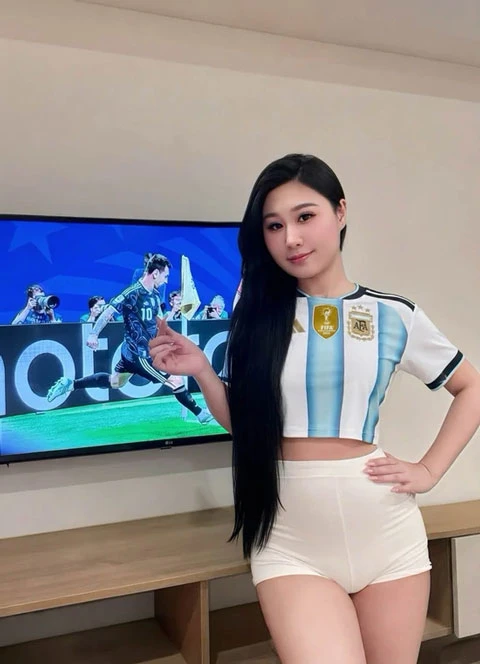 Hot gymer Lê Đặng gây sốt khi an ủi Messi Hot gymer Lê Đặng gây sốt khi an ủi Messi
