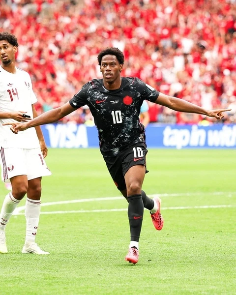 Jonathan David sánh ngang GOAT Lionel Messi Jonathan David sánh ngang GOAT Lionel Messi