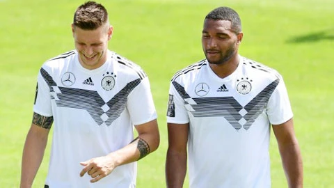 Jonathan Tah trải lòng về quyết định từ chối ĐT Bờ Biển Ngà Jonathan Tah trải lòng về quyết định từ chối ĐT Bờ Biển Ngà