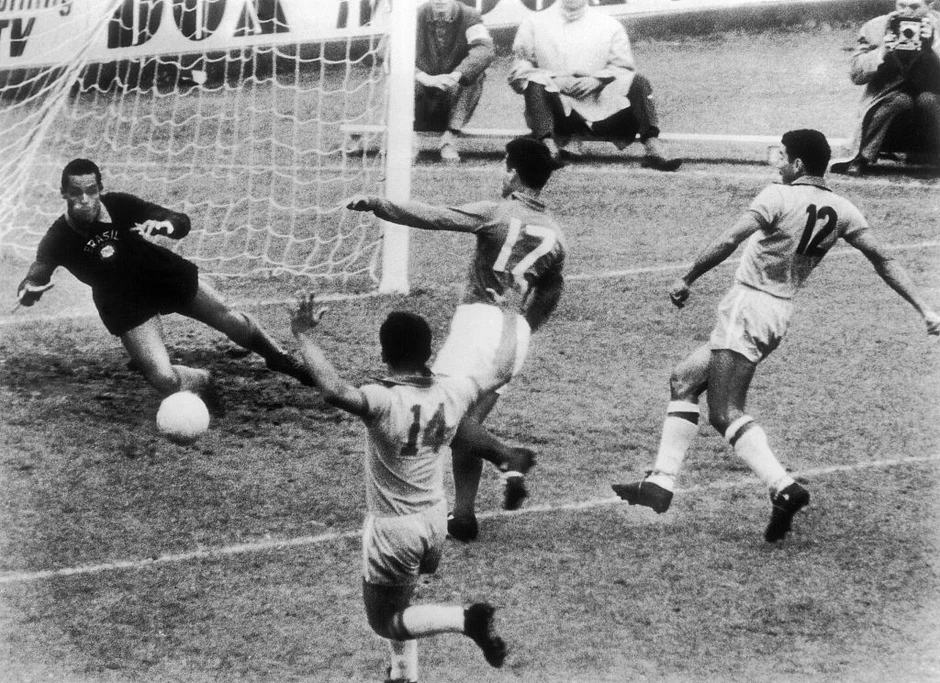 Just Fontaine và kỷ lục thách thức cả nhân loại Just Fontaine và kỷ lục thách thức cả nhân loại
