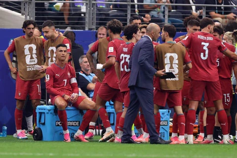 Kết cục xứng đáng cho Bồ Đào Nha vì quá nuông chiều Ronaldo Kết cục xứng đáng cho Bồ Đào Nha vì quá nuông chiều Ronaldo