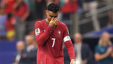Kết cục xứng đáng cho Bồ Đào Nha vì quá nuông chiều Ronaldo Kết cục xứng đáng cho Bồ Đào Nha vì quá nuông chiều Ronaldo