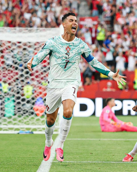 Kết quả Bồ Đào Nha 2-1 Croatia: Ronaldo tỏa sáng giúp Bồ Đào Nha vào vòng 1/8 World Cup Kết quả Bồ Đào Nha 2-1 Croatia: Ronaldo tỏa sáng giúp Bồ Đào Nha vào vòng 1/8 World Cup