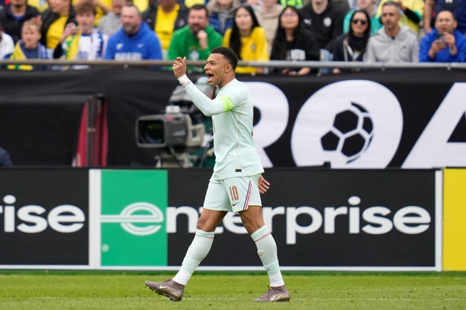 Kylian Mbappe hướng tới cột mốc lịch sử ở trận gặp Colombia Kylian Mbappe hướng tới cột mốc lịch sử ở trận gặp Colombia