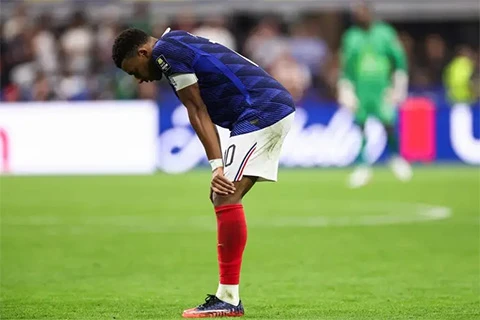 Kylian Mbappe và cú ngã trước ngưỡng cửa bất tử
