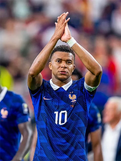 Kylian Mbappe và cú ngã trước ngưỡng cửa bất tử
