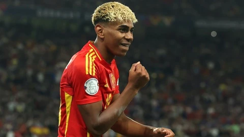 Lamine Yamal còn lâu mới bằng được Kylian Mbappe Lamine Yamal còn lâu mới bằng được Kylian Mbappe