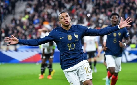 Lamine Yamal còn lâu mới bằng được Kylian Mbappe Lamine Yamal còn lâu mới bằng được Kylian Mbappe