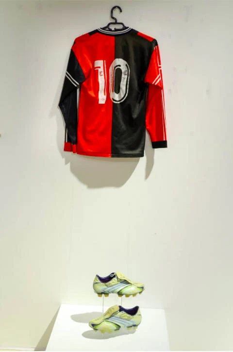 Lionel Messi chơi bóng thế nào vào năm 7 tuổi? Lionel Messi chơi bóng thế nào vào năm 7 tuổi?