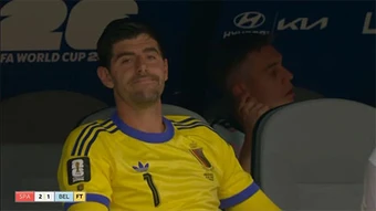 Lời thú nhận của Courtois thổi bùng tranh cãi về tuyển Bỉ