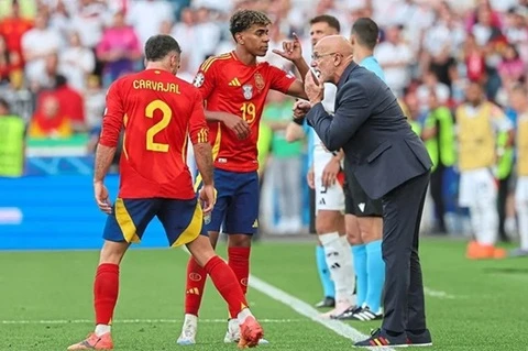 Luis de la Fuente là ‘Vua chung kết’