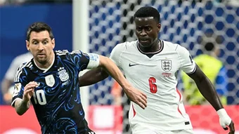 Marc Guehi khiến Messi phải dừng phỏng vấn vì một câu nói