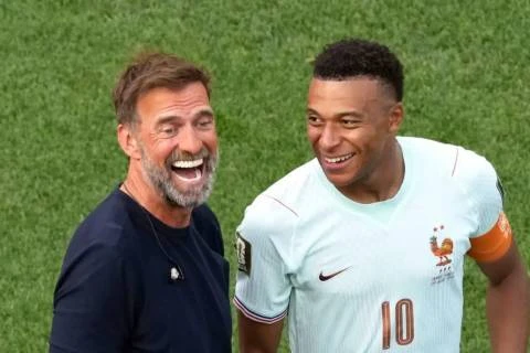 Mbappe tới Liverpool: Điều chưa kể về cuộc gặp trên không giữa Klopp và Mbappe Mbappe tới Liverpool: Điều chưa kể về cuộc gặp trên không giữa Klopp và Mbappe