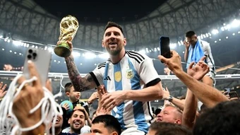 Messi chia tay ĐT Argentina: Thế giới bóng đá nói lời từ biệt với Leo