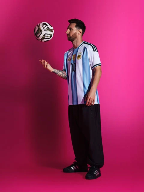 Messi đăng thông điệp đầy quyết tâm trước đại chiến với Anh