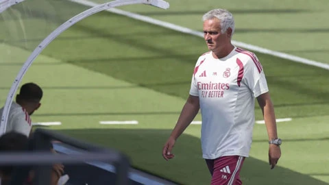 Mourinho được xóa án phạt Mourinho được xóa án phạt