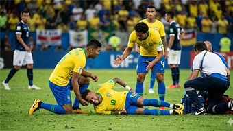 Neymar cố tình 'lừa' HLV Ancelotti để dự World Cup?