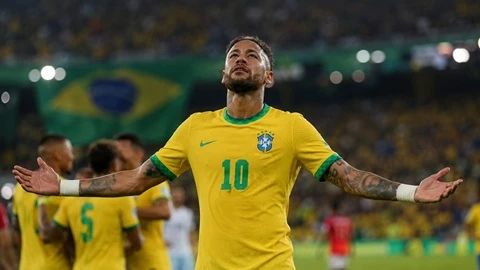 Neymar đuổi kịp Pele Neymar đuổi kịp Pele