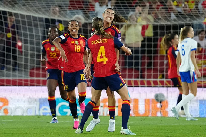 Nghiền nát Anh, Tây Ban Nha áp sát vé World Cup nữ Nghiền nát Anh, Tây Ban Nha áp sát vé World Cup nữ