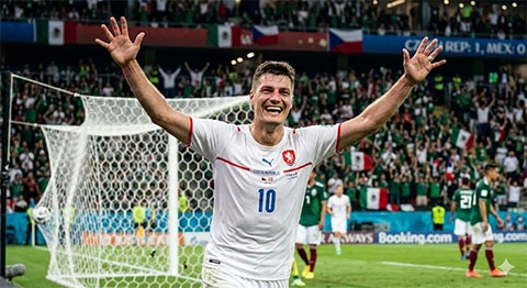 Nhà vô địch Bundesliga bất ngờ chia tay ĐTQG ngay sau vòng bảng World Cup 2026 Nhà vô địch Bundesliga bất ngờ chia tay ĐTQG ngay sau vòng bảng World Cup 2026