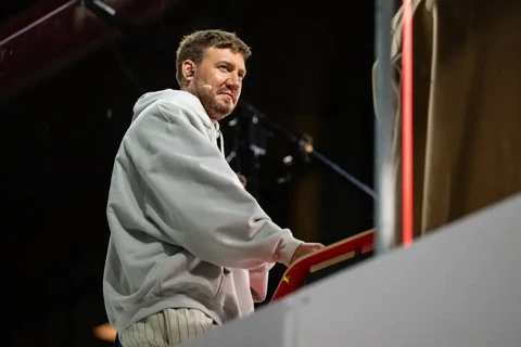 Nicklas Bendtner: Tự phong 'Lord', tự trao Quả Bóng Vàng và cuộc đời ngông cuồng của 'bad boy' Arsenal Nicklas Bendtner: Tự phong 'Lord', tự trao Quả Bóng Vàng và cuộc đời ngông cuồng của 'bad boy' Arsenal